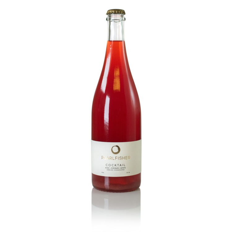 Pearlfisher Cocktail med Rom, Jordbær, Mynte, Limeblade & Rosenknopper